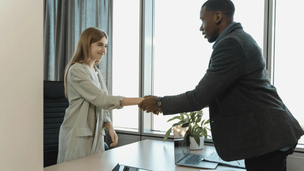 IT staffing companies forming an agreement with hiring managers to hire talent