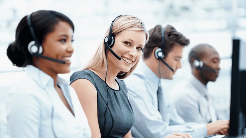 Support teams working for SaaS customer support